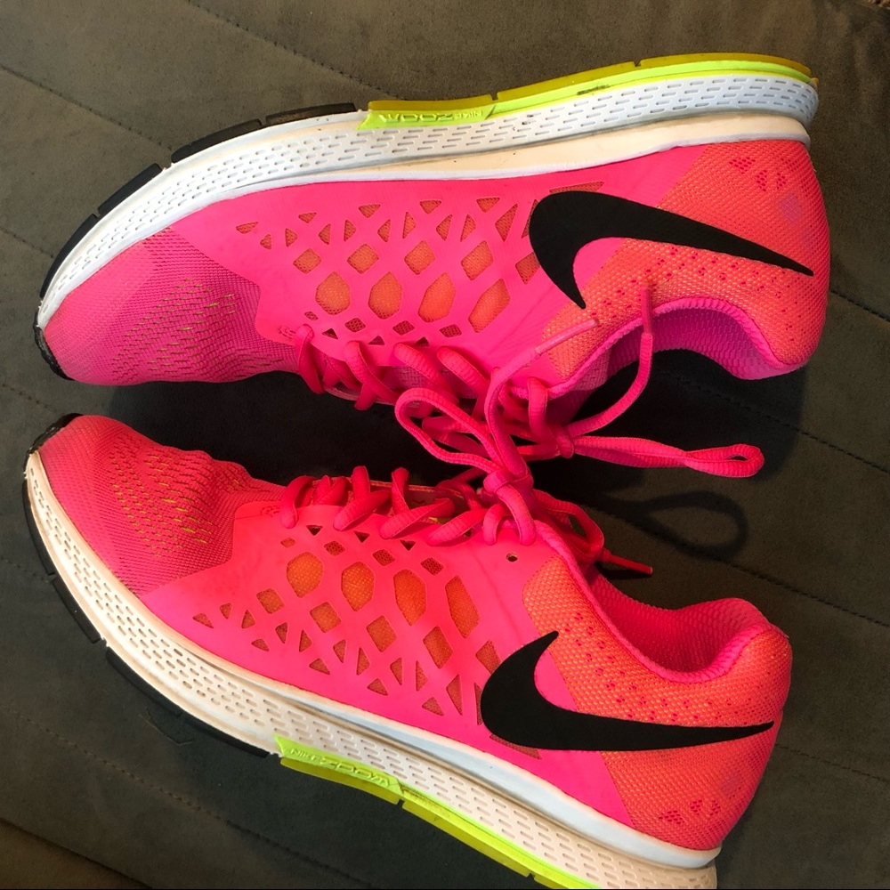 pink nikes